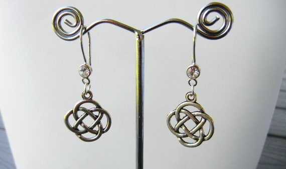 [COLD FRAME] ☆ / GORDIAN KNOT EARRINGS GOLD GORDIAN KNOT EARRINGS – MONTY