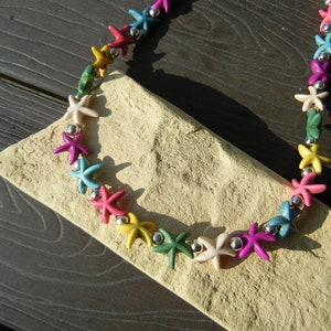 Necklace with colourful stars image 1