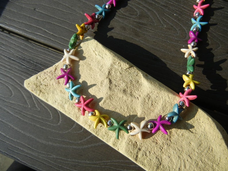 Necklace with colourful stars image 1