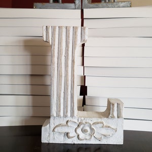 LETTER L Carved Mango Distressed Wood, 8h White Wash No bracket 20.95