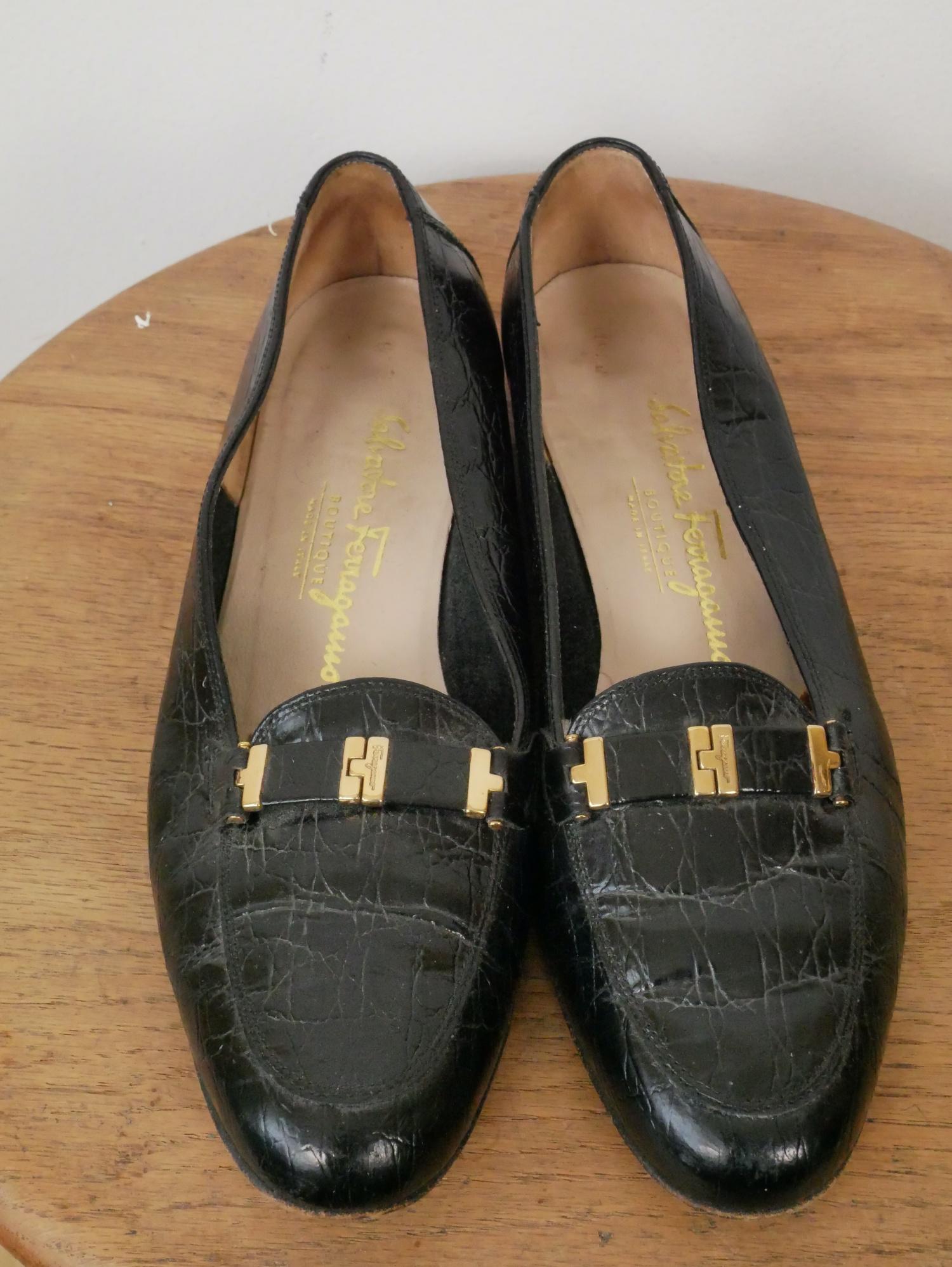 Vintage 90s Salvatore Ferragamo Women display picture 2