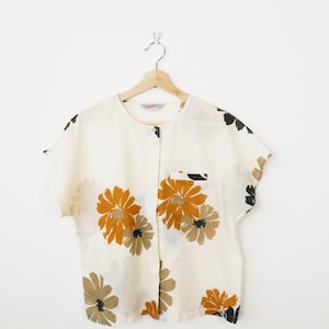 Camicetta/camicia da donna vintage anni &#39;80, a maniche corte, color écru e floreale