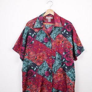 Camicia da donna a maniche corte in seta con inserti floreali patchwork, stile anni '90, di Robert Stock.