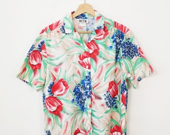 Vintage 80s Women's Floral Short Sleeve Blouse/Act