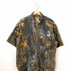 Mossy Oak Men’s Camo Short Sleeve Hunting Shirt image 1