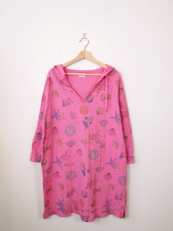 Vintage Fish/Seashell allover pattern Hooded T-sh… - image 1