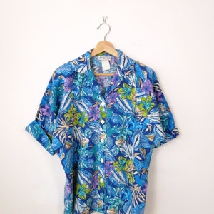 Vintage 80s Blue Botanical print Short sleeve blouse/Women's Hawaiian Shirt