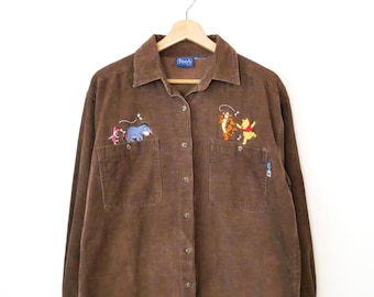 Camisa vintage de los 90 de Winnie the Pooh, de pana marrón para mujer, con personajes bordados.