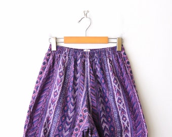 Vintage Purple Southwestern/Tribal inspired pattern Cotton Shorts from 90's/W23-30