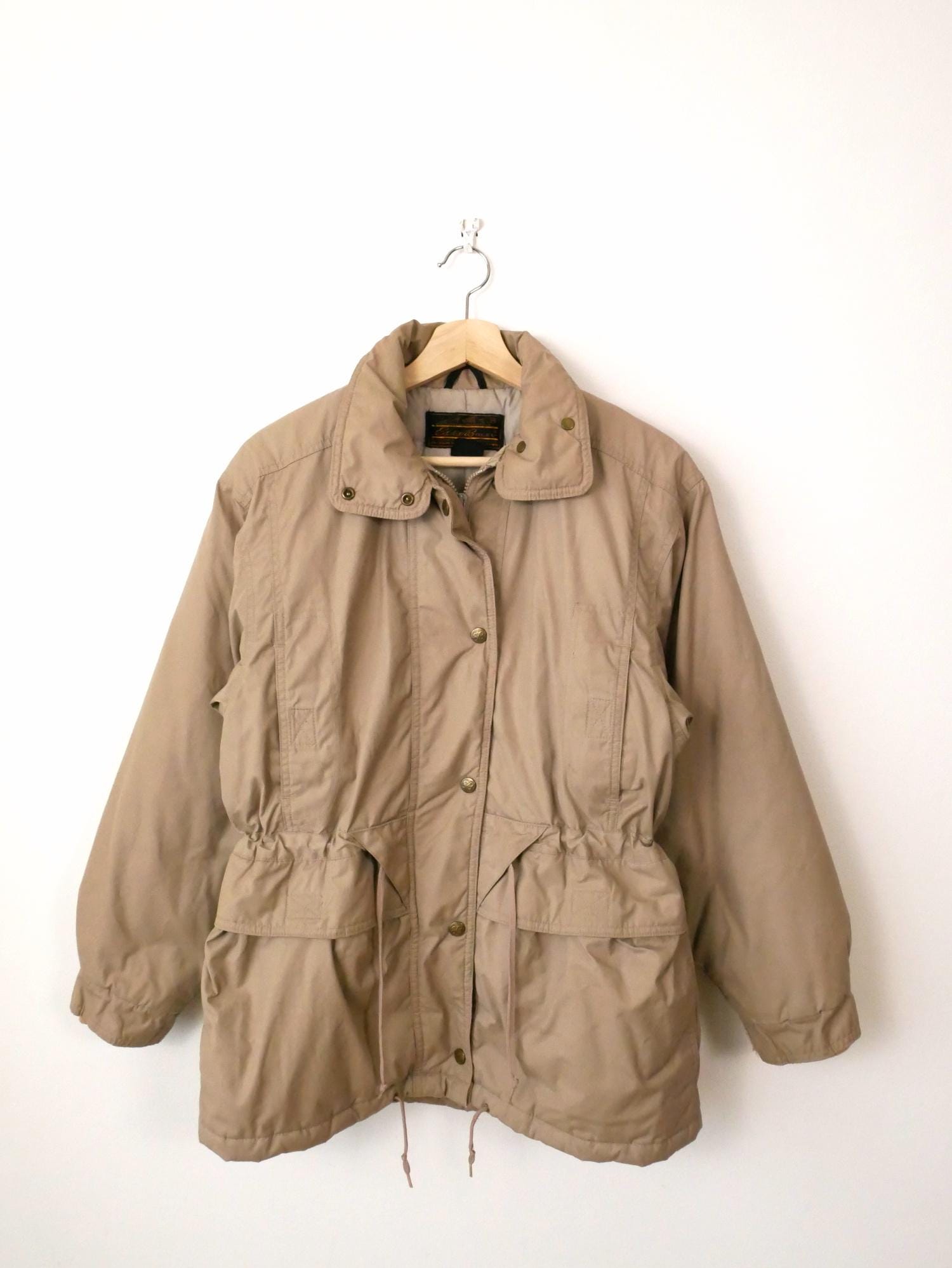 Vintage Eddie Bauer Women's Beige Goose Down Filled Puffy Vintage Eddie Bauer Women's Beige Goose Down Filled Puffy