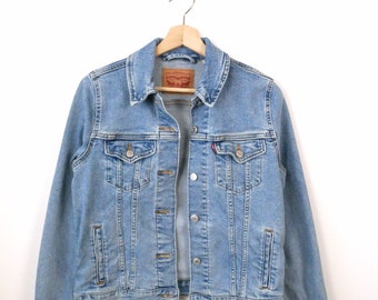 Levi's Women's Denim Trucker Jacket/Jean Jacket