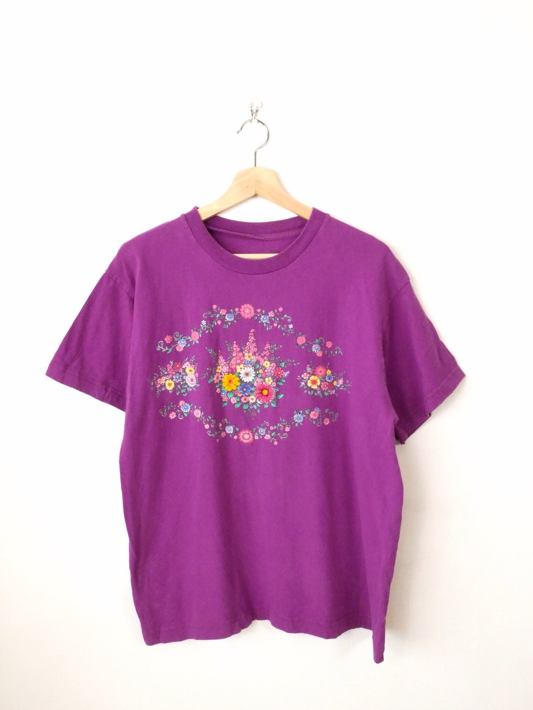 Tシャツ・カットソー COVERNAT Painting Graphic Cutting Line T-Shirt Magenta Vintage Magenta Purple/floral Printed Crewneck Cotton T