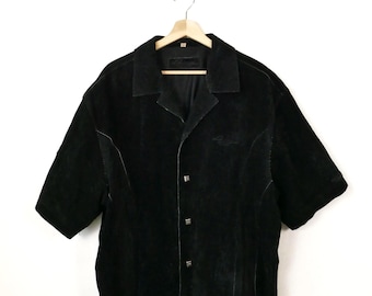 Chemise homme noire à manches courtes en daim / Chemise homme en cuir avec boutons-pression