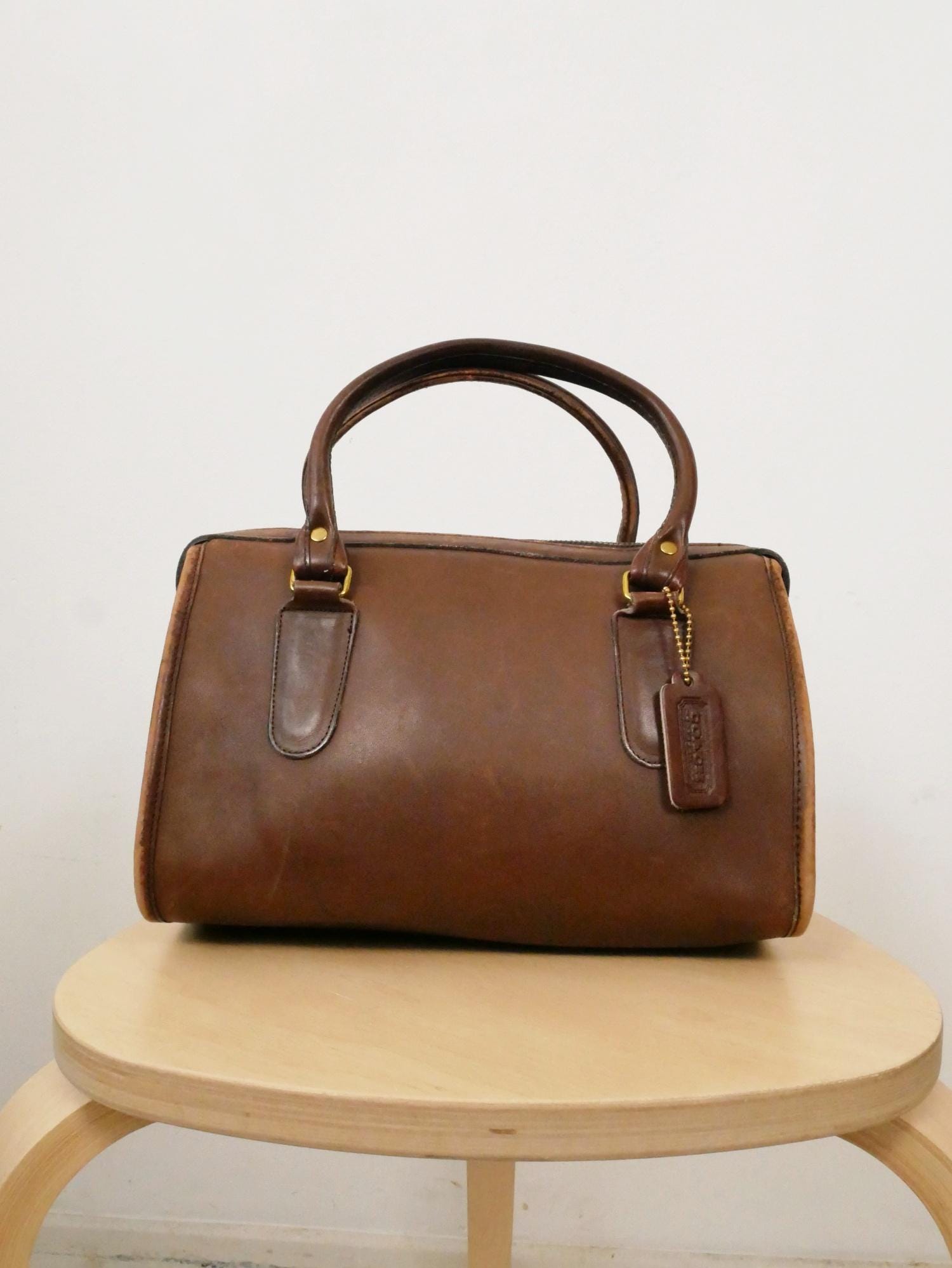 Vintage 1990s Coach British Tan Leather Court Bag No. J6d-97800