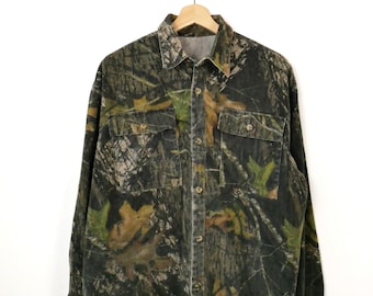 Vintage 90s Men's Realtree Camo Hunting Shirt