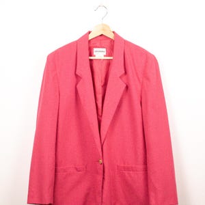 Blazer rosa sartoriale da donna in stile vintage con un solo bottone