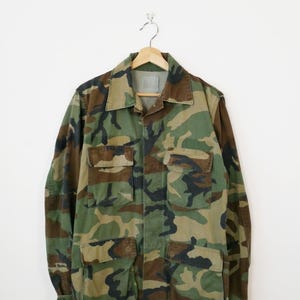 Vintage US Army Men&#39;s Woodland Camo BDU Shirt SMALL Long