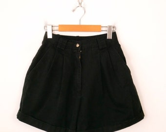 Vintage Black High waisted Cotton Pleated Shorts/W24