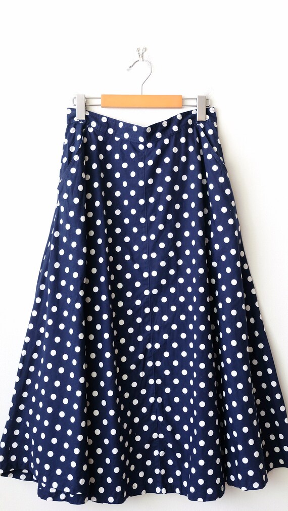 Navy blue outlet and white skirt