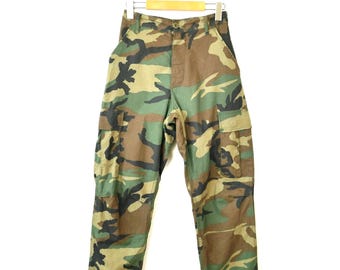 Vintage U.S. Military 90s Woodland Camo Cargo Pants-X-Small Regular