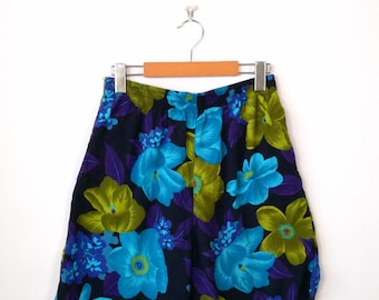 Vintage Floral Elastic waist  Shorts from 90s/W25-34