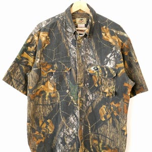 Mossy Oak Men’s Camo Short Sleeve Hunting Shirt image 2
