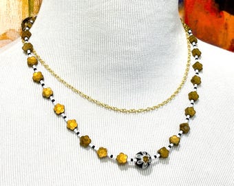 Vintage Daisy Necklace | Black & White Lampwork Glass Statement Necklace | Gold-Plated Brass Beaded Hippie Jewelry