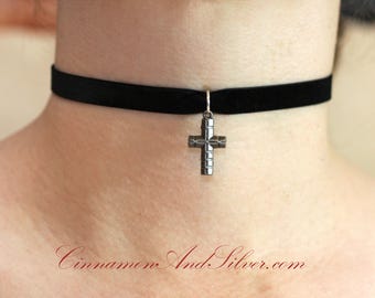 Black Velvet Cross Choker | 90s Gothic Ribbon Necklace | Pewter Cross