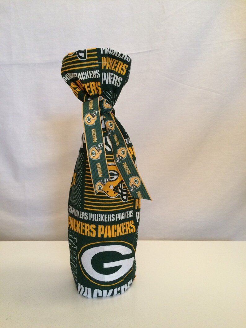 Green Bay Packers Minnesota Vikings wine or bottle cover