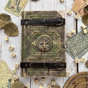The Forest's traveller's grimoire - White pages - Medium size - Ancient elemental book, moss nature journal