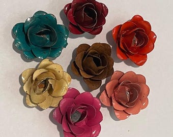 FLOWER Magnet Painted patina medium 1.5 inch tin Metal Rustic