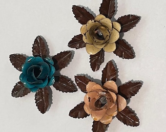 FLOWER Magnet Painted patina medium 3" with leaves