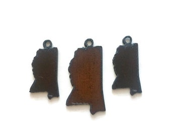 MISSISSIPPI pendant charm cut out set made of Rustic Rusty Rusted Recycled Metal