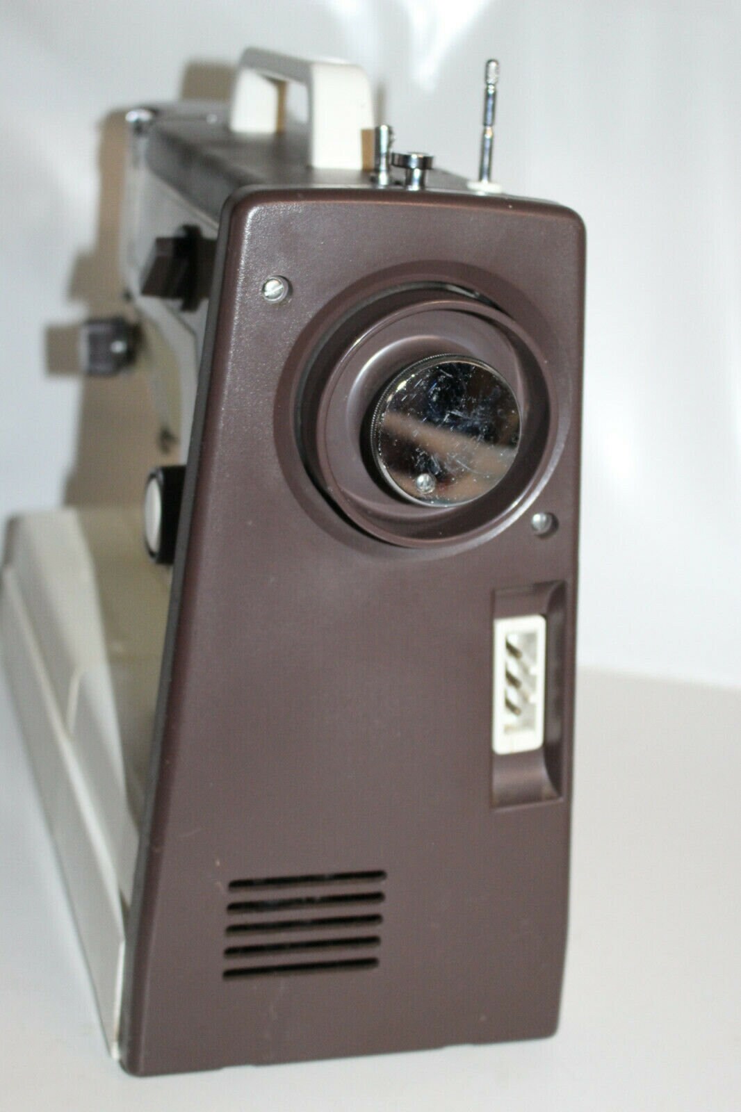 Brother VX710 Free Arm Zigzag Sewing Machine With Manual Accessories