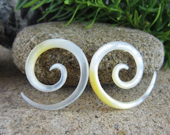 One pair of 10G Carved mother of pearl ear gauge, Tribal gauge, Stretch earrings, Body Jewelry L2240