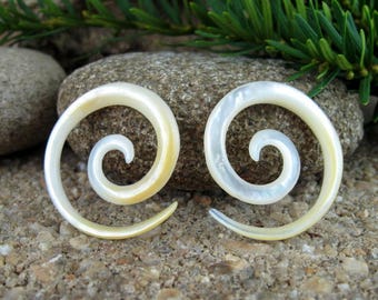 Pair of 6G Carved spiral gauge, wedding gauge, Tribal gauge, Stretch earrings, Body Jewelry L2240