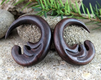 One pair of  0G-8mm Gorgeous   sono    Wood  Gauged Earrings, Organic gauge, Body Piercing jewelry L1829