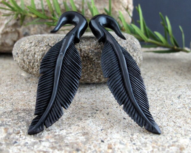 00G - 10mm Carved  Horn Feather Gauged  Earrings, Organic gauge, Body Piercing jewelry L291