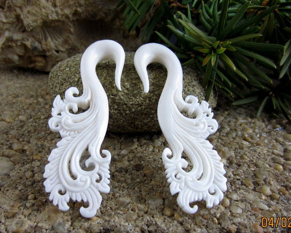 Beautifully Detailed Hand Carved Swan Bone Gauged Earrings Beautifully Detailed Hand Carved Swan Bone Gauged Earrings
