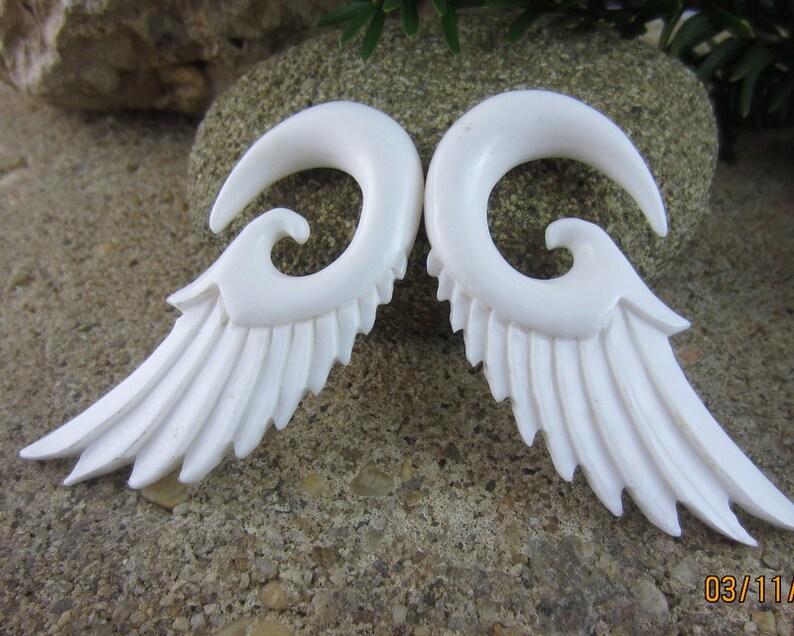 One Pair of Real Gauge 0G Hand Carved Buffalo Bone Ear Gauge Etsy