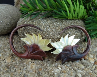 One pair of 10G (2.5 mm) Real gauge Hand Carved  Sono wood and mother of pearl ear gauge, Seraphim gauge,Tribal Earring, Organic Gauge L4072