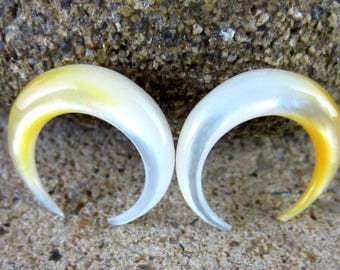 2G   small pincher gauges, Organic, mother of pearl  carving , Body Piercing jewelry L2551