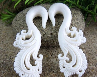 One pair of  2G  (6 mm) Carved Buffalo  Bone ear  gauge , Organic gauge, Body Piercing L1410
