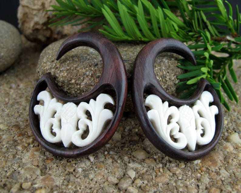 2G Real gauge Hand Carved Sono wood and Buffalo bone, Tribal Earring, Organic Gauge L4263 image 2