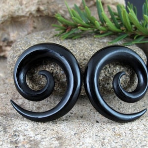 One pair of 00G  Pair of  simple horn spiral, Black spiral, Horn earrings, Body jewelry L3125