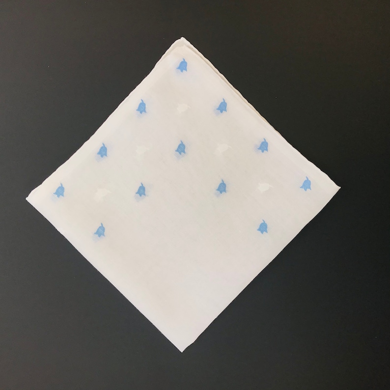 Blue /& White Flower or Bell Shapes Embroidered Pattern on Hand Rolled Sheer White Cotton Linen New Unused Vintage Handkerchief Hankie Hanky