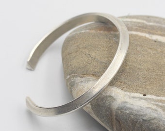 Triangle profile handmade silver open bangle (B0092)