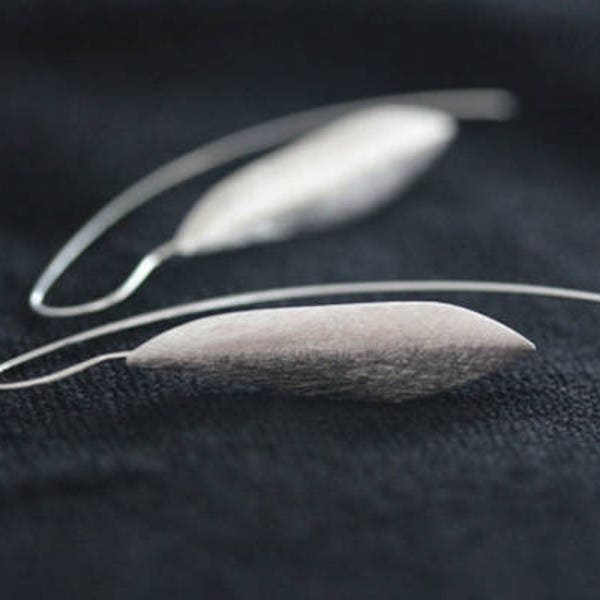 Feuilles d’Olivier forme thaïlandais en argent Sterling boucles d’oreilles avec Texture rayé (E0014)