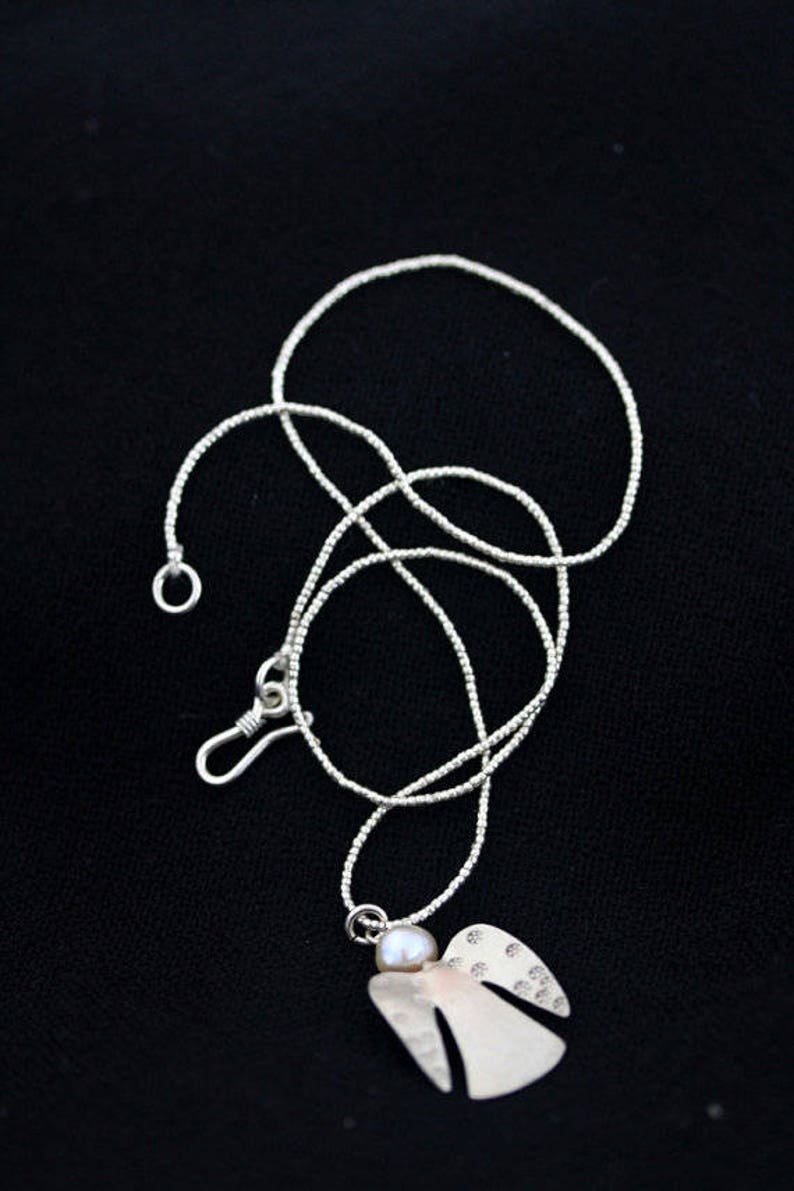 Angel pendant Silver and Pearl Necklace N0015 image 3