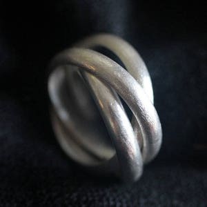 Handmade 3 Intertwined Rings in Thai Silver R0019 - Etsy